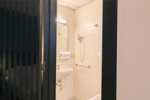 Executive Business Hotel image 27