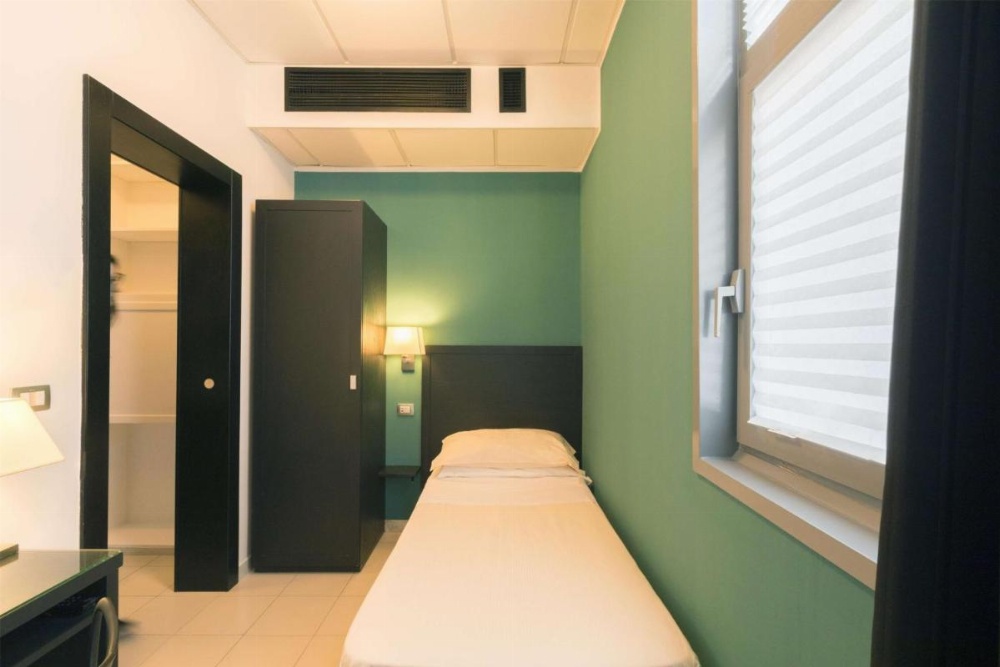 Executive Business Hotel Image 6